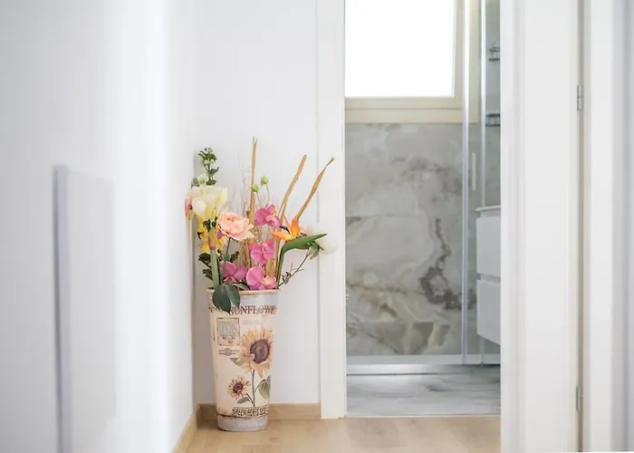 Luxury At Elysia Park, Pool, Spa, Balcony דירה פאפוס