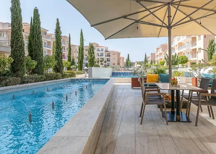 Luxury At Elysia Park, Pool, Spa, Balcony פאפוס