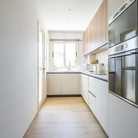 Luxury At Elysia Park, Pool, Spa, Balcony Apartmán Paphos