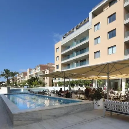Luxury At Elysia Park, Pool, Spa, Balcony شقة بافوس