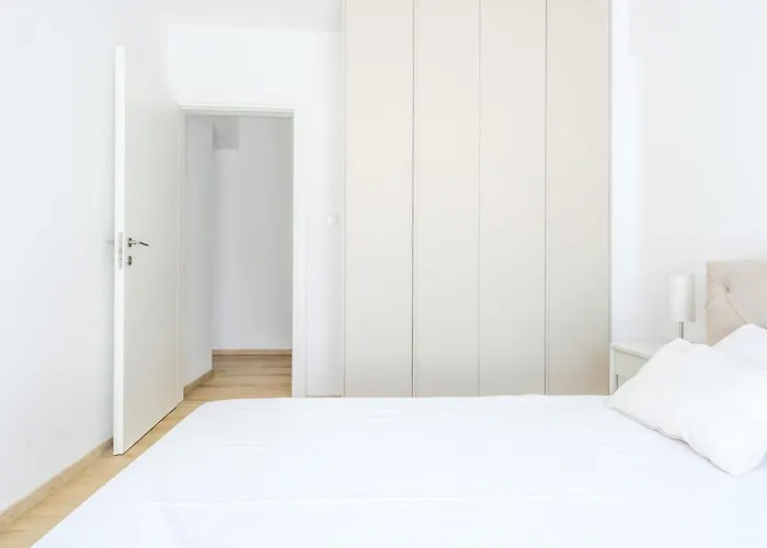 Luxury At Elysia Park, Pool, Spa, Balcony Lejlighed Paphos